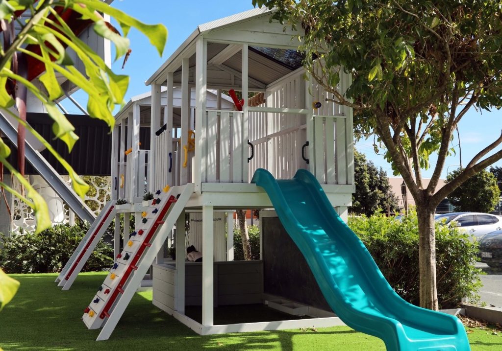 Kids playground at Calamvale Hotel.